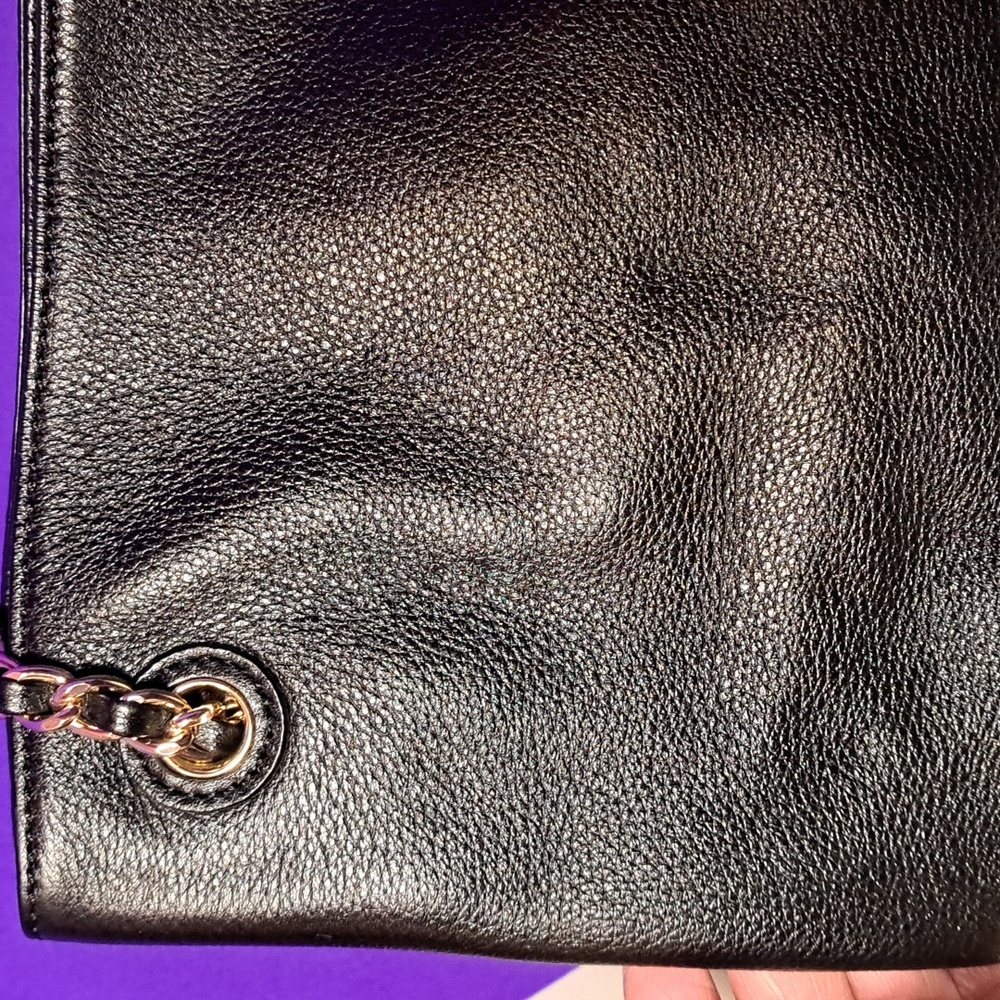Tory Burch Thea Slouchy Chain Tote Beautiful🖤 - Picture 6 of 13